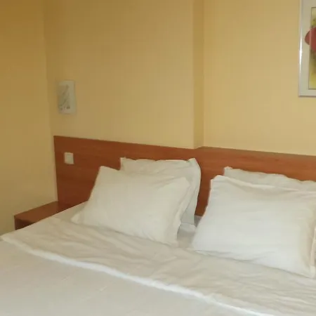 Elit Hotel 2*